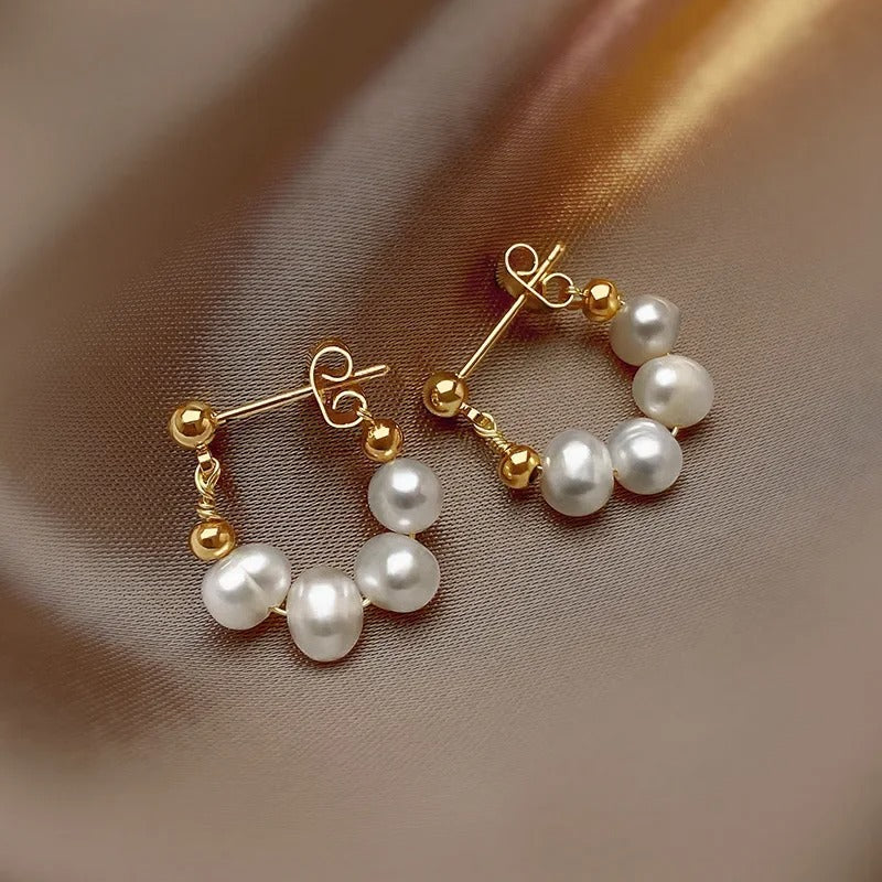 Elegant Pearl Stud Earrings High-End Feeling Lightweight