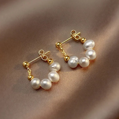 Elegant Pearl Stud Earrings High-End Feeling Lightweight